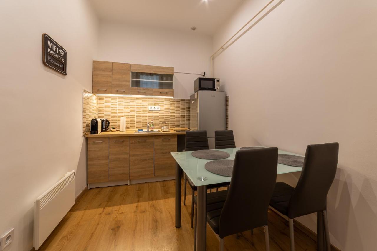 Lovely 1 Bedroom Flat With Location Apartament *